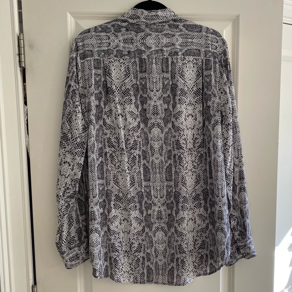 - Equipment Slim Signature Silk Shirt - Picture 7 of 7